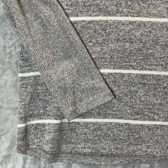 Maurice 24/7 Gray Striped Funnel Neck Button Detail Soft Size 1 - Picture 6 of 9